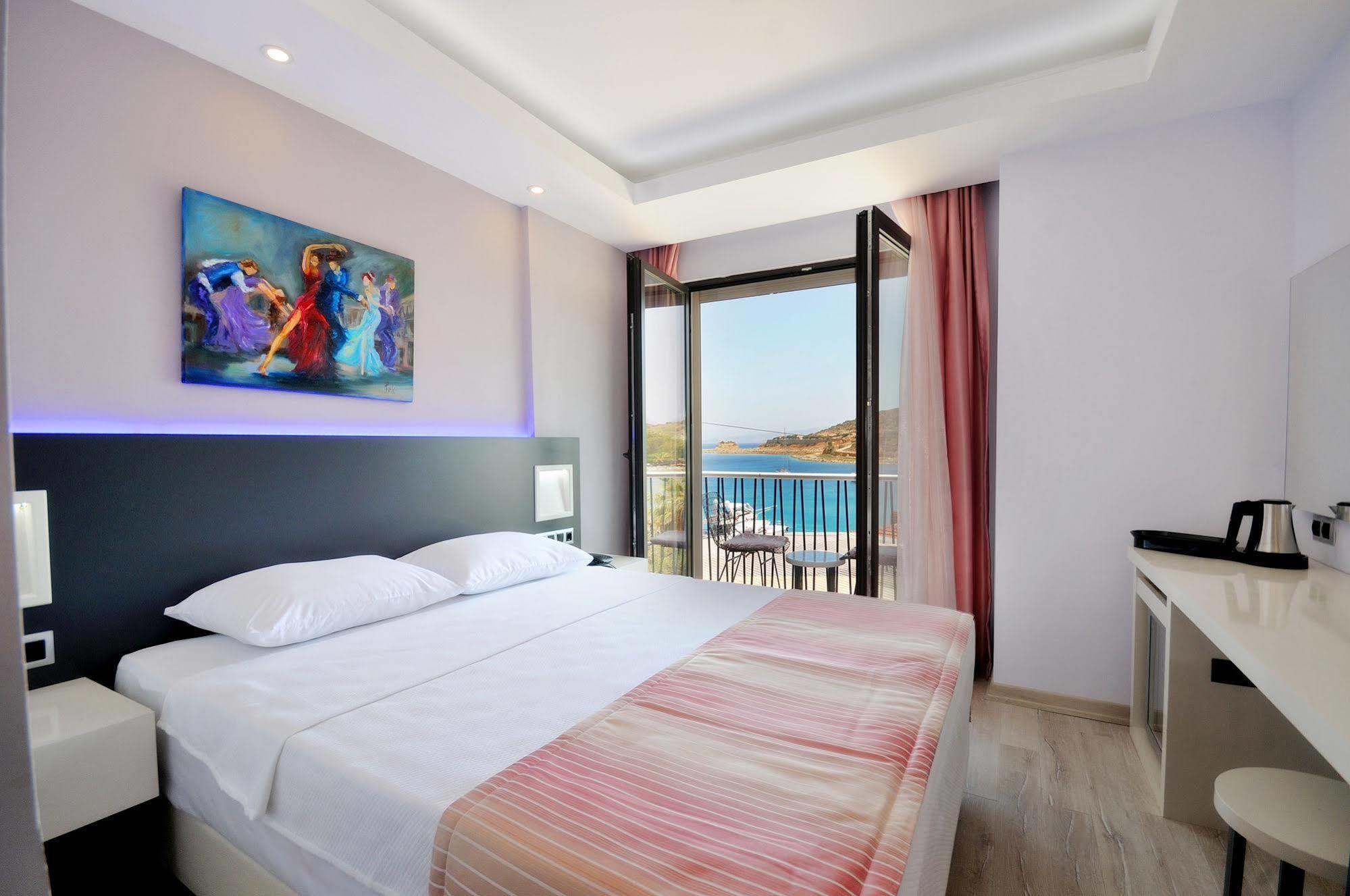 Datca Sapphire Hotel ภายนอก รูปภาพ